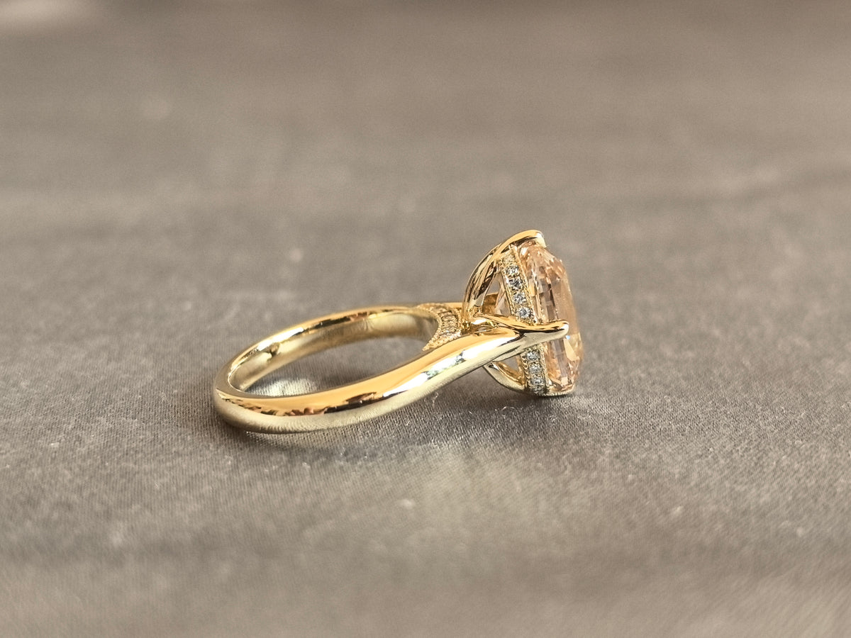 Juno Diamond MX-037 | Yellow Cushion-Cut Lab-Grown Diamond Ring with Continuous Halo Band in Yellow Gold Ring