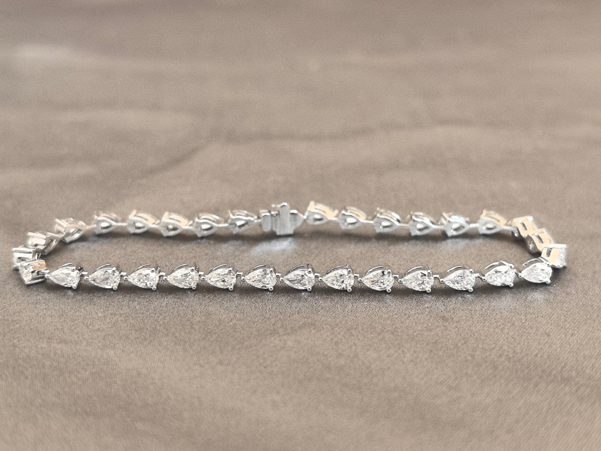Juno Diamond B-051 | Continuous Row of Pear-Shape Lab-Grown Diamond Bracelet in Sculptural Prong Setting Bracelet