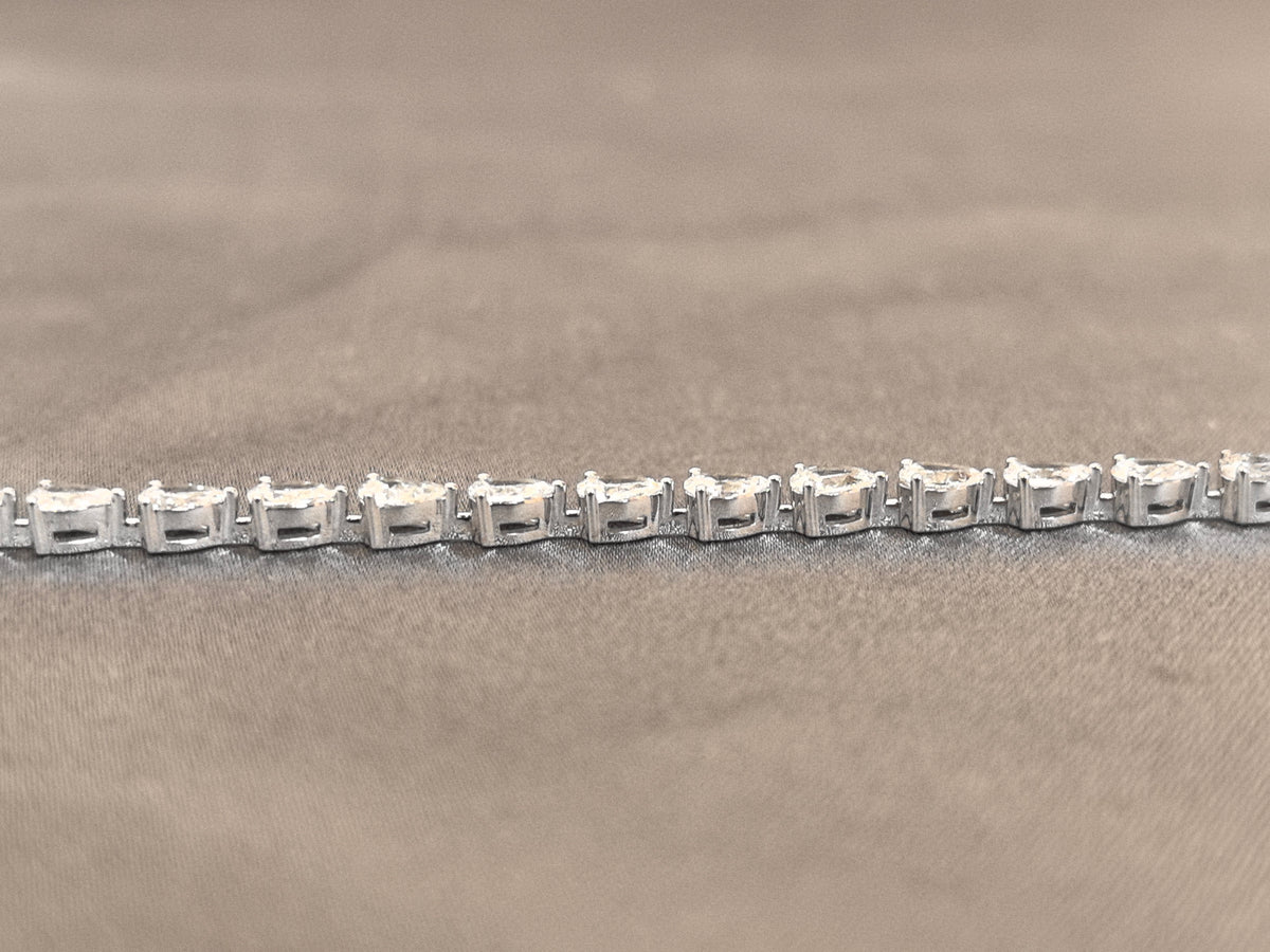Juno Diamond B-051 | Continuous Row of Pear-Shape Lab-Grown Diamond Bracelet in Sculptural Prong Setting Bracelet