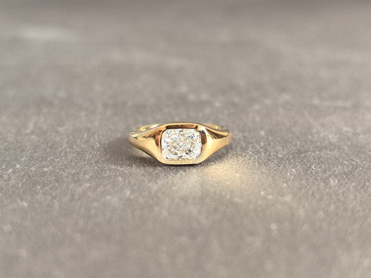 Juno Diamond CU-030 | 0.7 Carat Radiant Lab-Grown Diamond Wide Bezel Yellow Gold Ring Ring