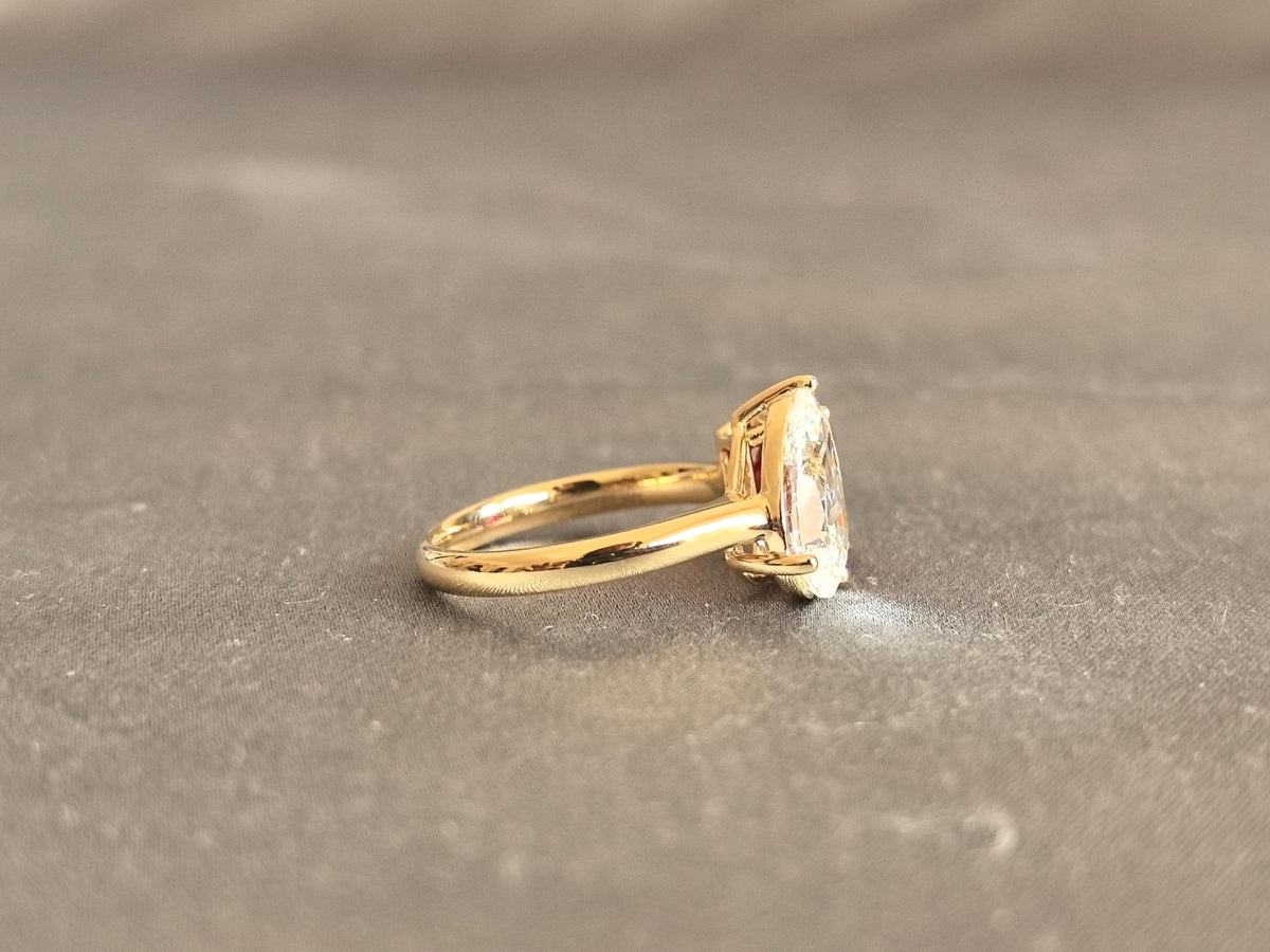 Juno Diamond MX-040 | 2 Carat Pear Lab-Grown Diamond and 2 Carat Emerald-Cut Red Gem Double Stone Ring in Yellow Gold Ring