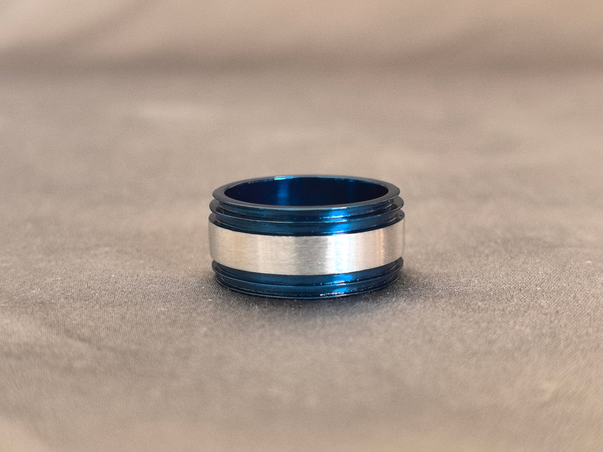 Juno Diamond RO-063 | Round Lab-Grown Diamond Channel Row Wide Blue Edge Band Ring Ring