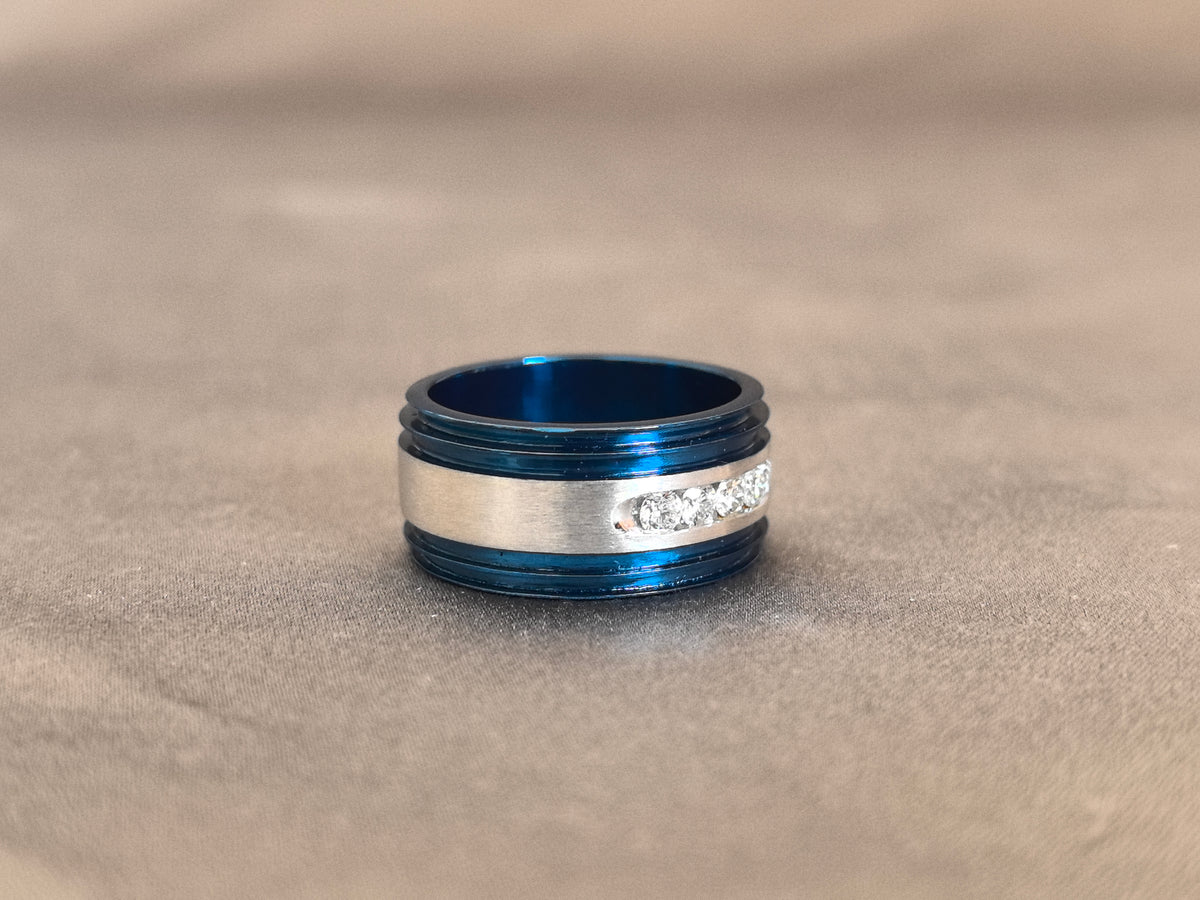 Juno Diamond RO-063 | Round Lab-Grown Diamond Channel Row Wide Blue Edge Band Ring Ring