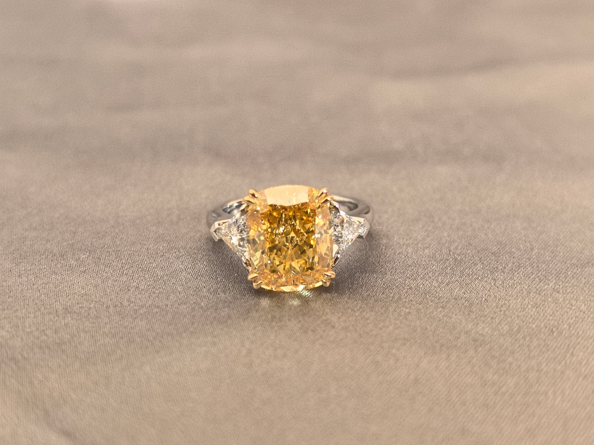 Juno Diamond MX-043 | 5 Carat Yellow Emerald-Cut Lab-Grown Diamond Three-Stone Ring with Tapered Setting Ring