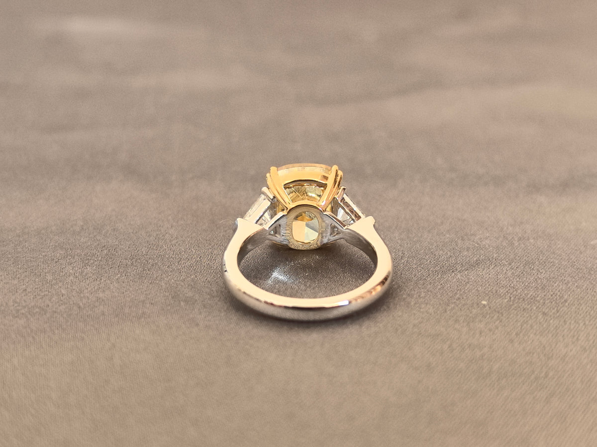Juno Diamond MX-043 | 5 Carat Yellow Emerald-Cut Lab-Grown Diamond Three-Stone Ring with Tapered Setting Ring