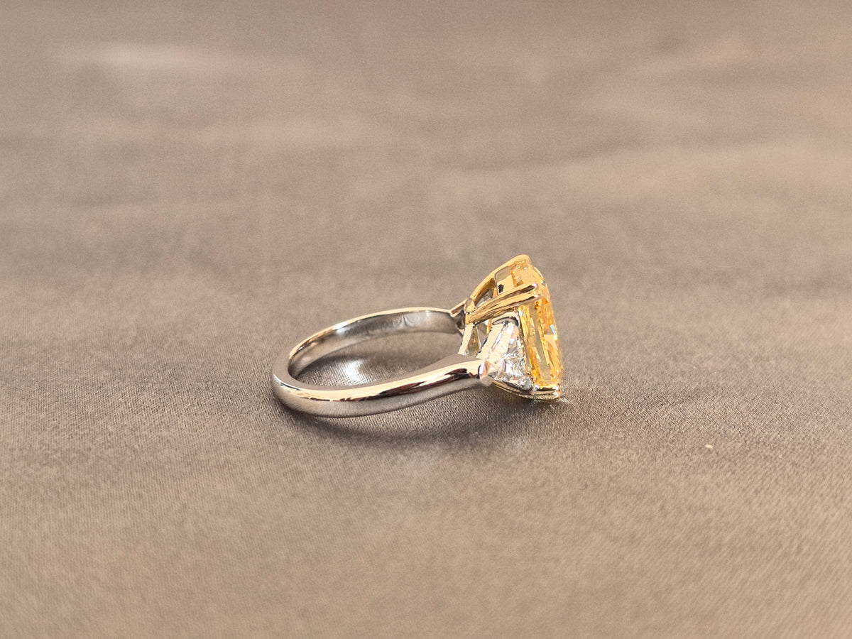 Juno Diamond MX-043 | 5 Carat Yellow Emerald-Cut Lab-Grown Diamond Three-Stone Ring with Tapered Setting Ring