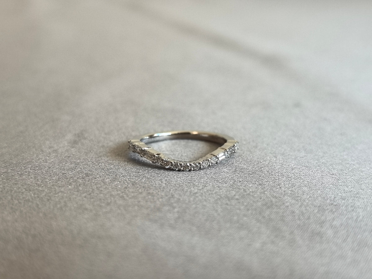 Juno Diamond MX-041 | Alternating Round and Emerald-Cut Lab-Grown Diamond Tapered Band Ring Ring
