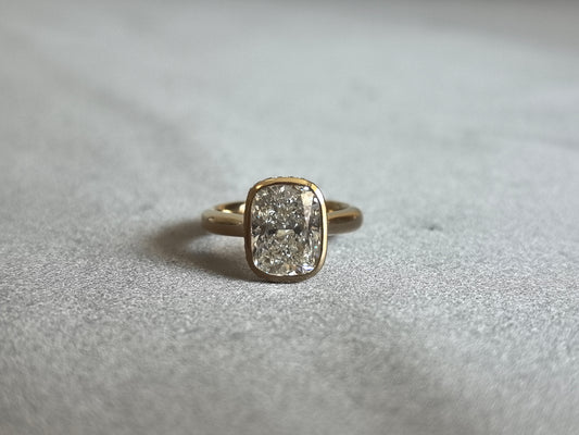 Juno Diamond CU-031 | 2.5 Carat Yellow Cushion Lab-Grown Diamond Enclosed Halo Bezel Ring in Yellow Gold Ring