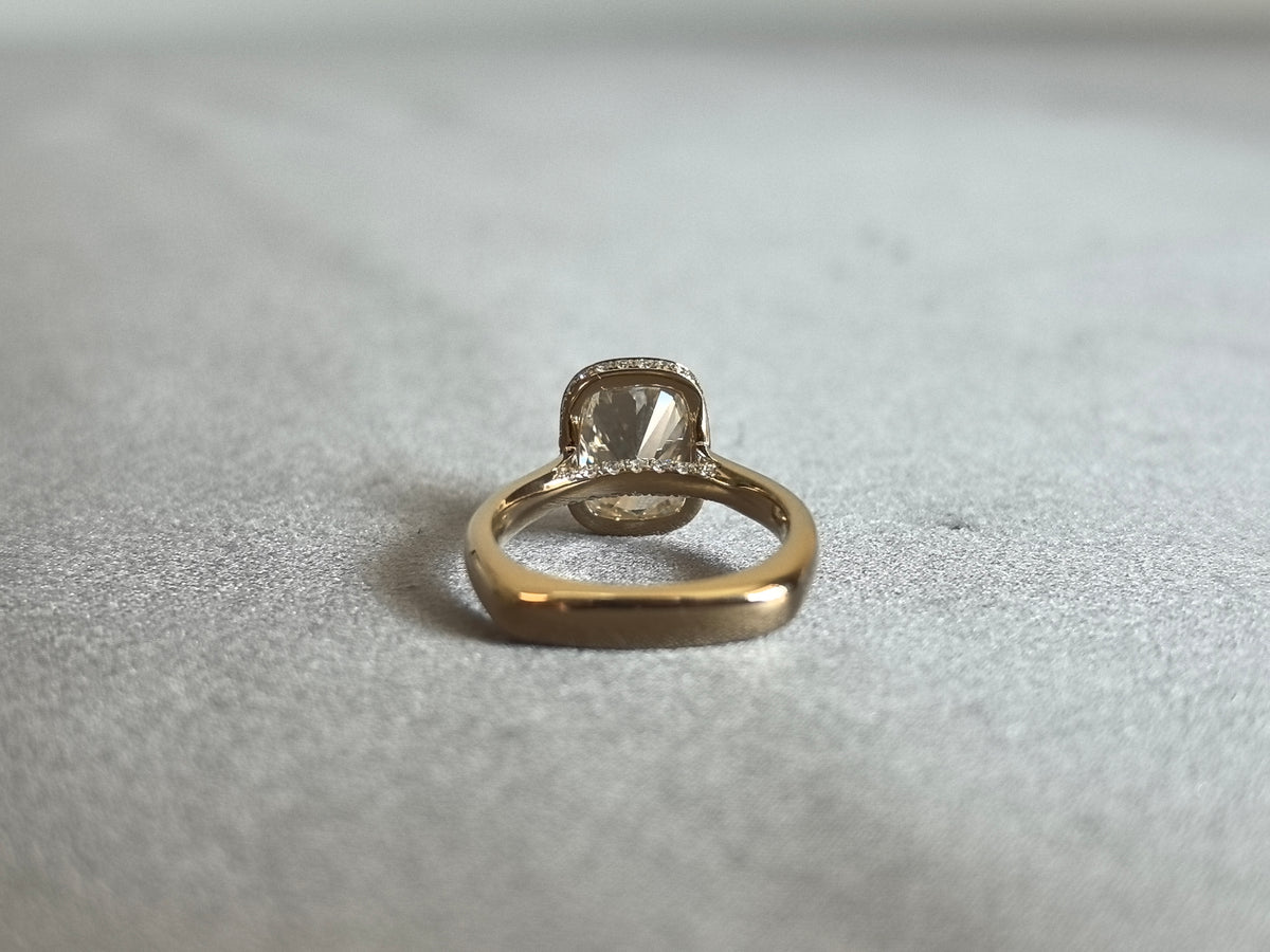 Juno Diamond CU-031 | 2.5 Carat Yellow Cushion Lab-Grown Diamond Enclosed Halo Bezel Ring in Yellow Gold Ring
