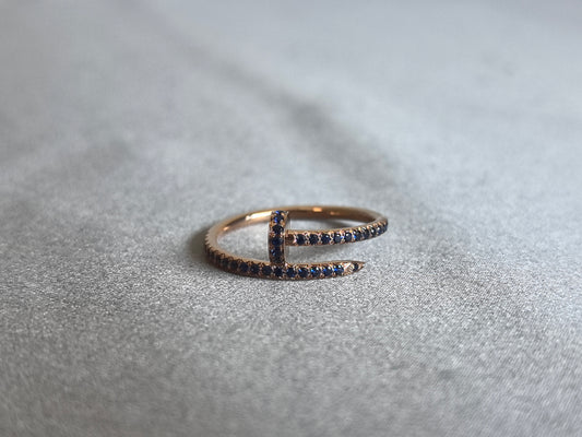 Juno Diamond O-037 | Blue Pavé Lab-Grown Diamond Nail Wrap Ring with Cluster Head in Yellow Gold Ring