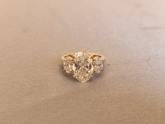 Juno Diamond OV-103 | 3 Carat Oval-Cut Lab-Grown Diamond Graduated Three-Stone Ring Ring