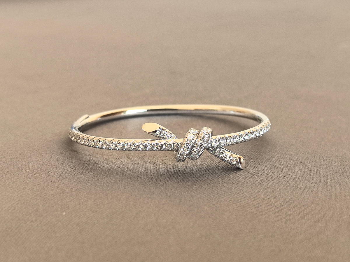 Juno Diamond B-059 | Lab-Grown Diamond Knot Bangle in White Gold Bracelet