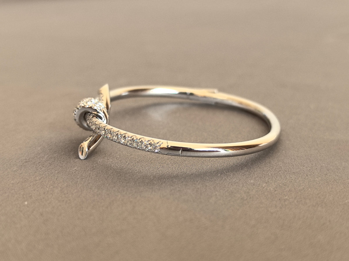 Juno Diamond B-059 | Lab-Grown Diamond Knot Bangle in White Gold Bracelet