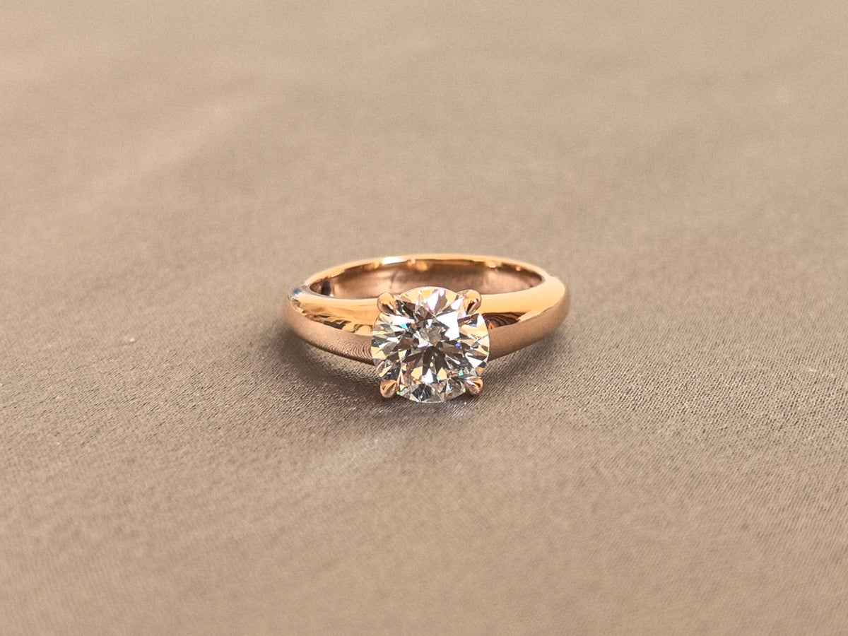Juno Diamond RO-069 | 1.5 Carat Round Lab-Grown Diamond Low-Set Wide Band Ring in Rose Gold Ring