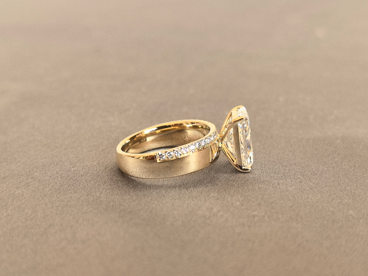 Juno Diamond RD-033 | 4 Carat Radiant-Cut Lab-Grown Diamond Split-Level Wide Band Ring Ring