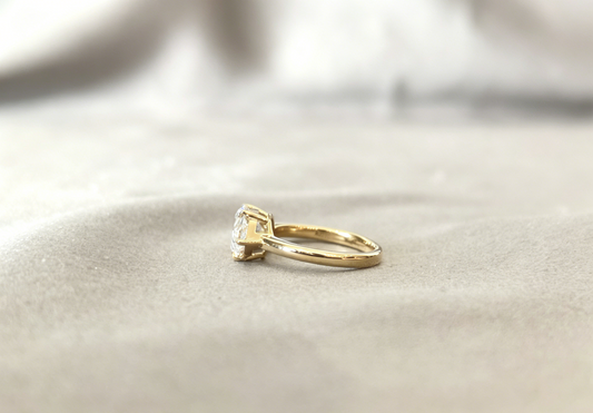PE-009|Pear-Shaped Lab Diamond Solitaire Ring| 4-Prong Setting|Classic Bridal Jewelry