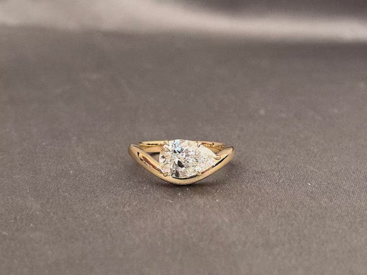Juno Diamond ES-10 Bezel pear earring
