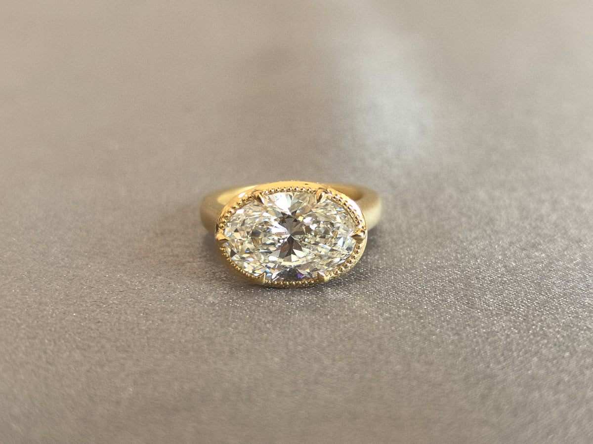 Juno Diamond OV-083 | Oval-Cut Lab-Grown Diamond 1-Stone Pavé Band Halo Ring