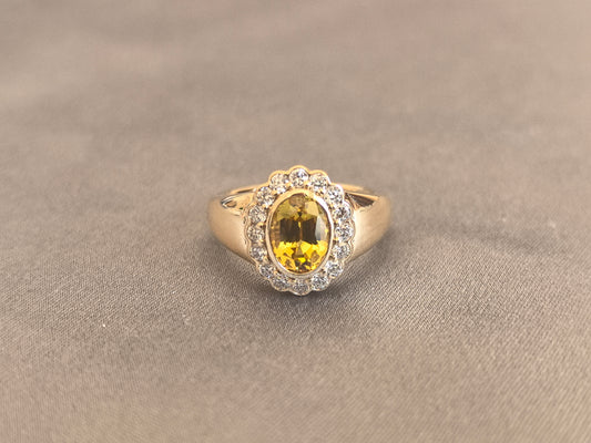 Juno Diamond OV-080 | Yellow Oval Lab-Grown Diamond Vintage Halo Ring With Scalloped Tapered Band In Yellow Gold