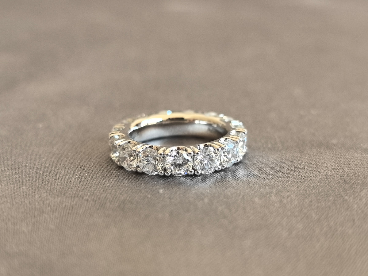 Juno Diamond RO-055 | White Gold Round Lab-Grown Diamond Full Eternity Ring With Shared-Prong Profile