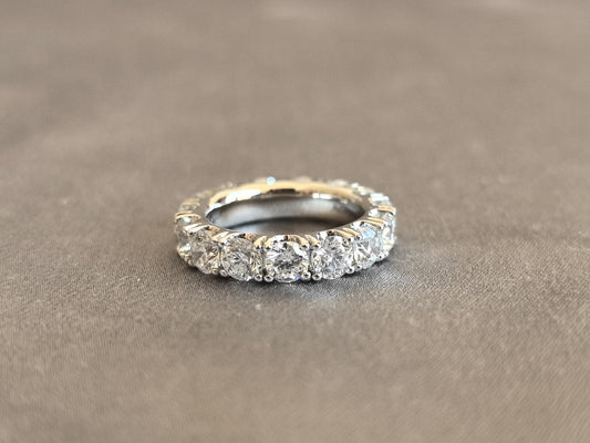 Juno Diamond RO-055 | White Gold Round Lab-Grown Diamond Full Eternity Ring With Shared-Prong Profile