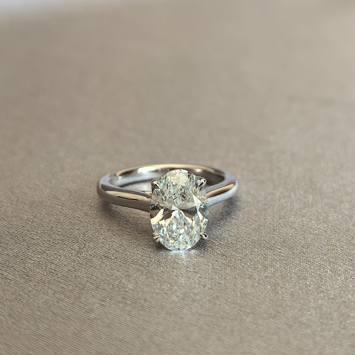 Juno Diamond OV-066 | 2 Carat Oval-Cut Lab-Grown Diamond High-Profile Solitaire Ring in White Gold
