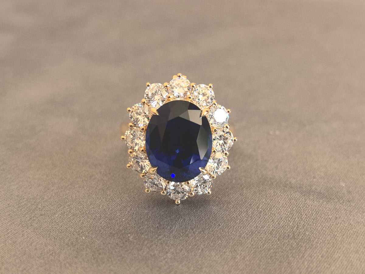 Juno Diamond OV-079 | Blue Oval Lab-Grown Diamond Halo Ring With Sculpted Split Shank