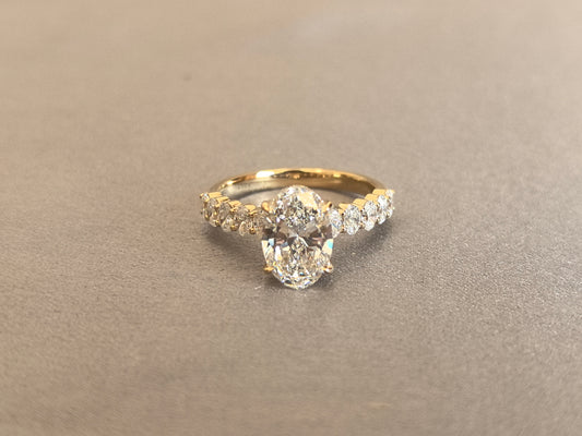 Juno Diamond PE-047 | 2 Carat Pear-Cut Lab-Grown Diamond Halo Ring With Scalloped Pavé Band