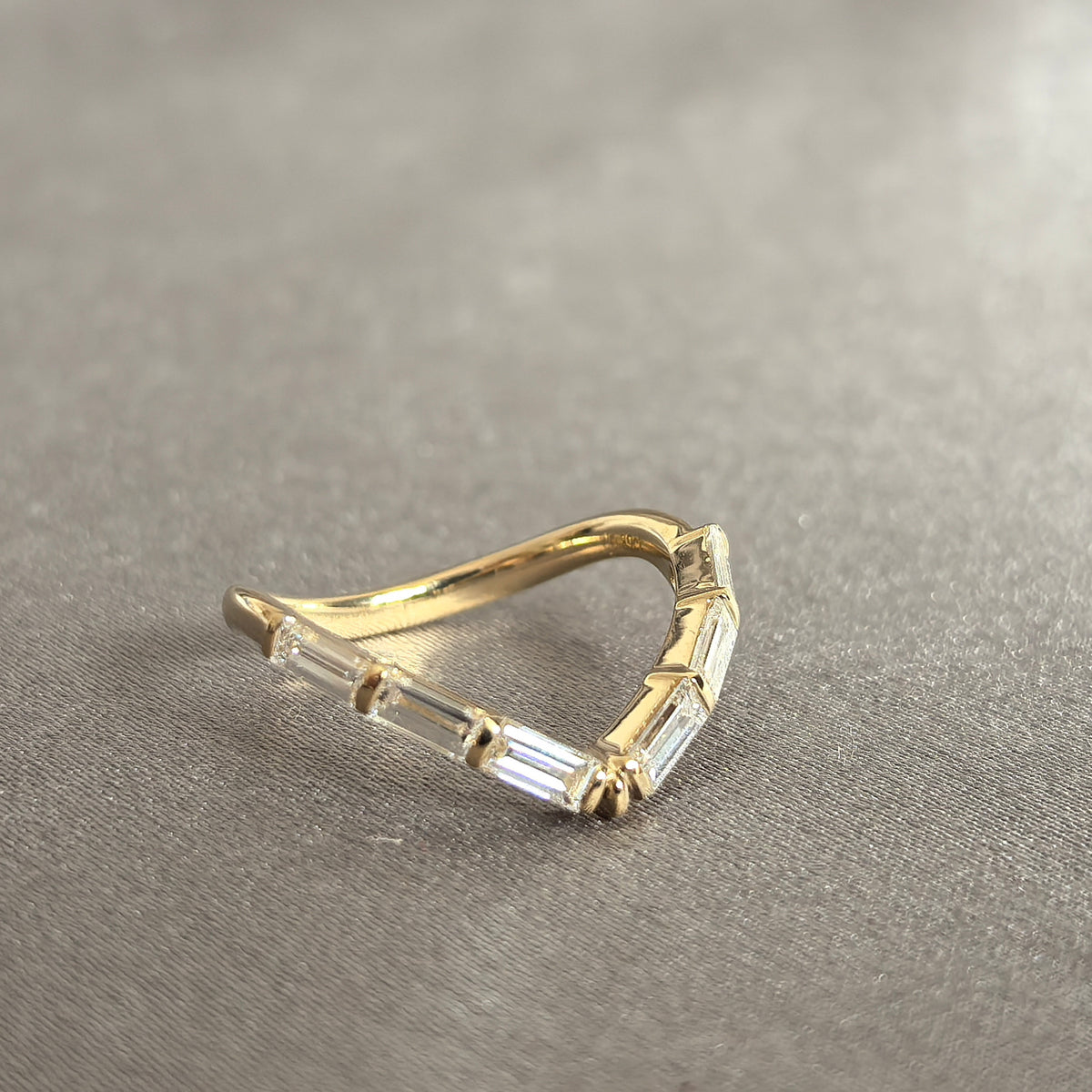 Juno Diamond EM-015 | Emerald-Cut Lab-Grown Diamond Prong Ring