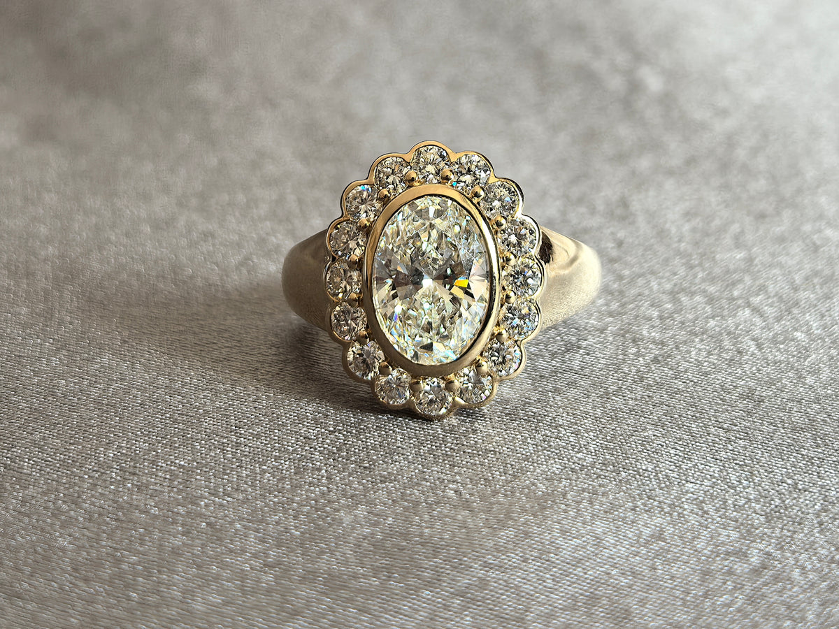 Juno Diamond OV-065 | 1 Carat Oval-Cut Lab-Grown Diamond 1-Stone Full Bezel Setting Halo Ring