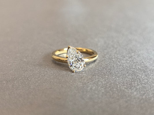 Juno Diamond PE-048 | 1 Carat Pear-Cut Lab-Grown Diamond Pavé-Halo Ring in Yellow Gold