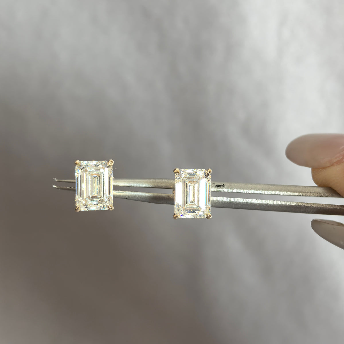 Juno Diamond E-032 | 1 Carat Emerald-Cut Lab-Grown Diamond Stud Earrings With Four-Prong Mount