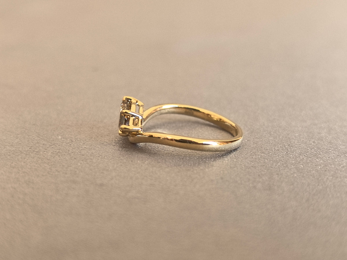Juno Diamond PE-046 | 1 Carat Brown Pear-Cut Lab-Grown Diamond Solitaire Ring With Cradling Curved Shoulders
