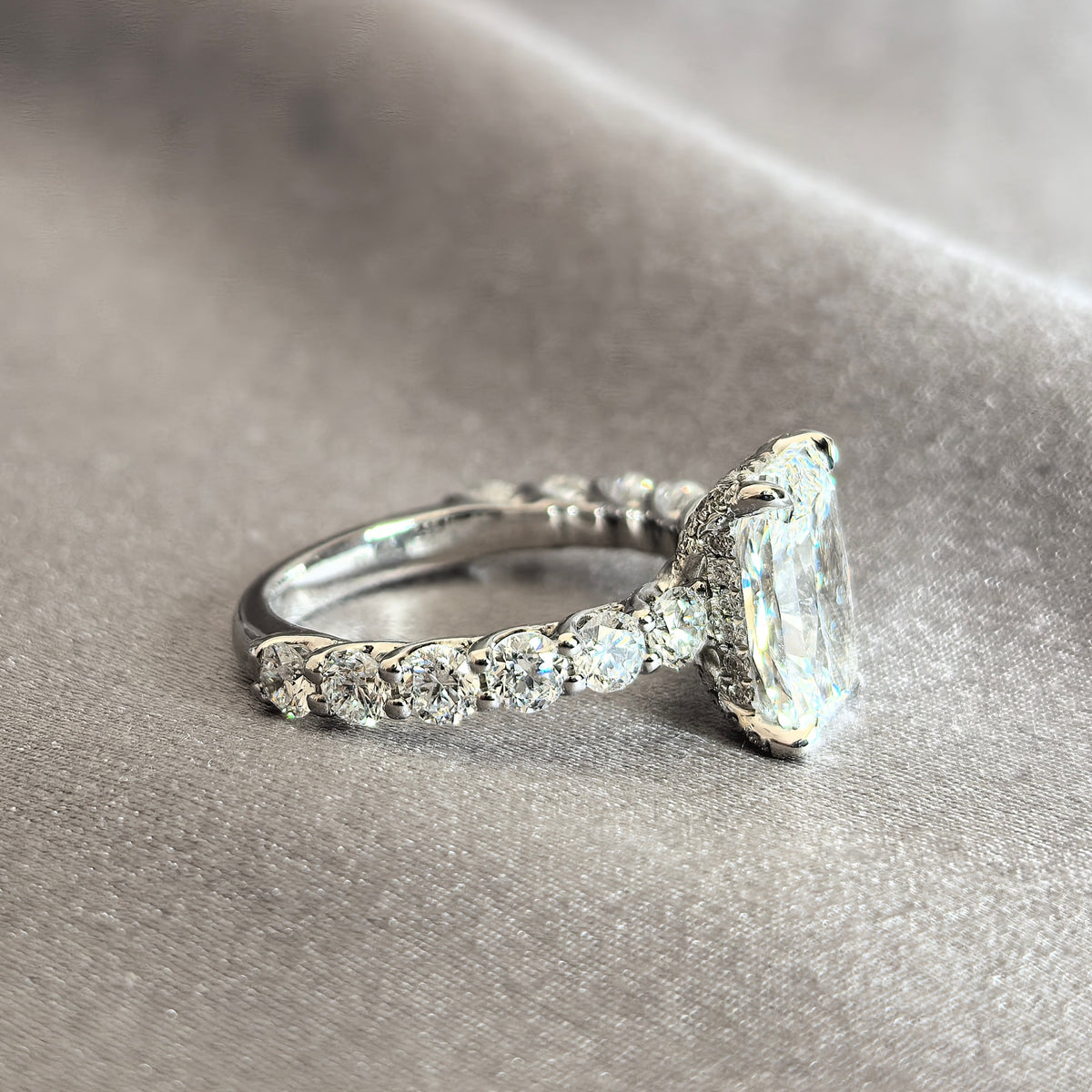 Juno Diamond RD-030 | 2 Carat Radiant-Cut Lab-Grown Diamond Hidden Halo Halo Ring