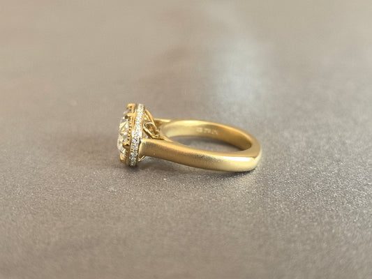Juno Diamond OV-083 | Oval-Cut Lab-Grown Diamond 1-Stone Pavé Band Halo Ring