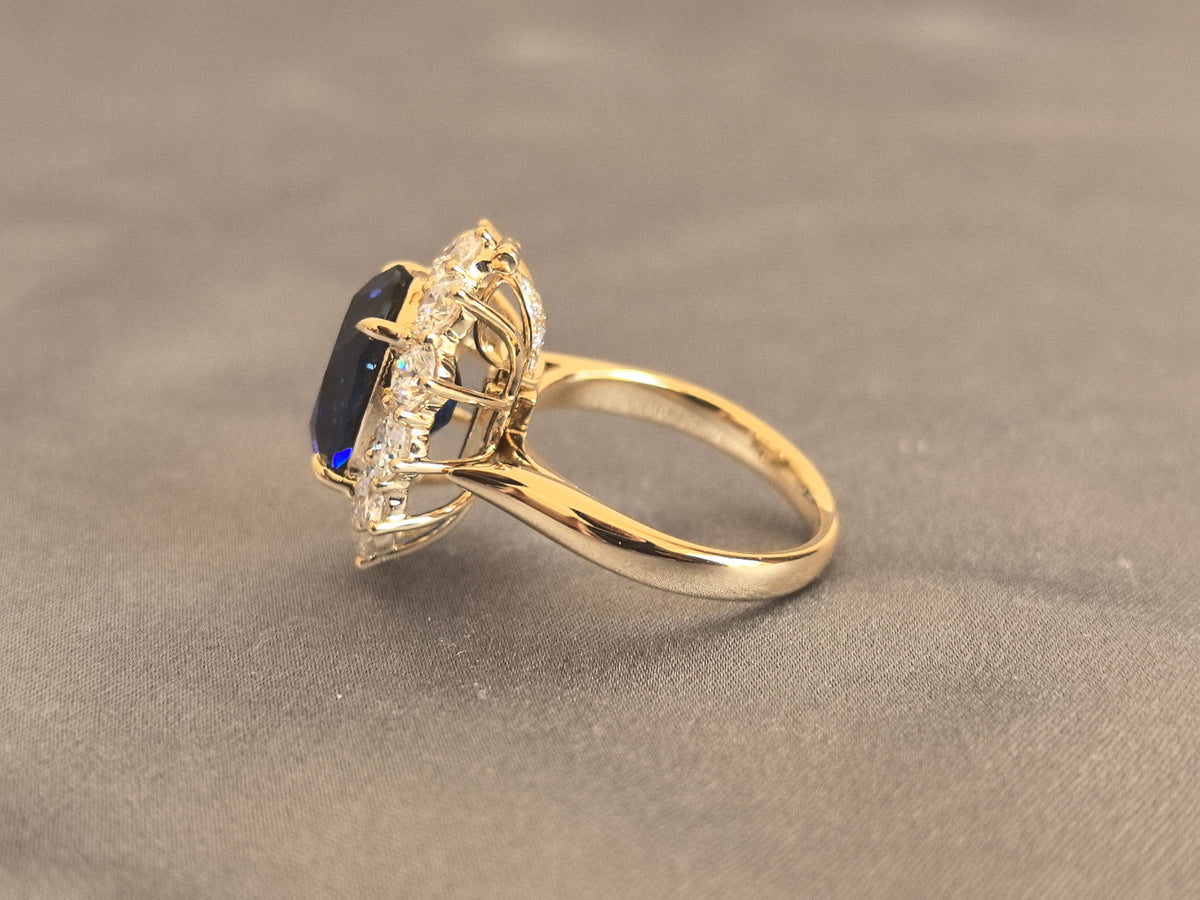 Juno Diamond OV-079 | Blue Oval Lab-Grown Diamond Halo Ring With Sculpted Split Shank