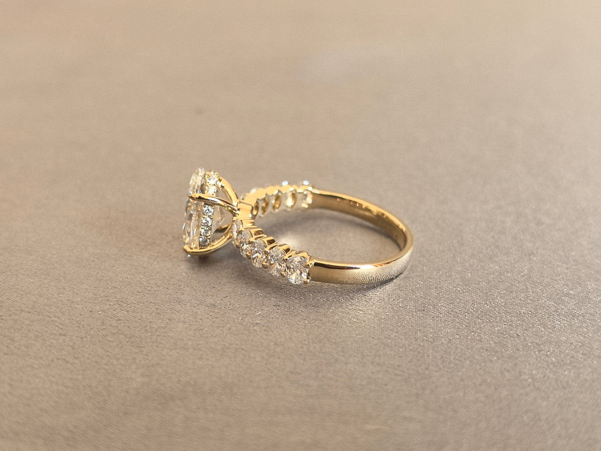 Juno Diamond PE-047 | 2 Carat Pear-Cut Lab-Grown Diamond Halo Ring With Scalloped Pavé Band
