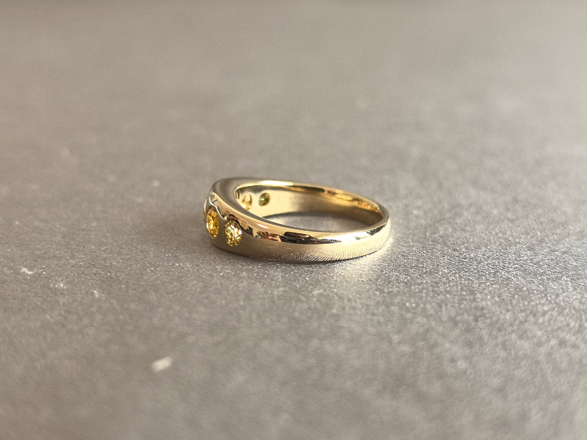 Juno Diamond RO-058 | 0.5 Carat Round-Cut Lab-Grown Diamond Graduated Five-Stone Bezel Ring In Yellow Gold