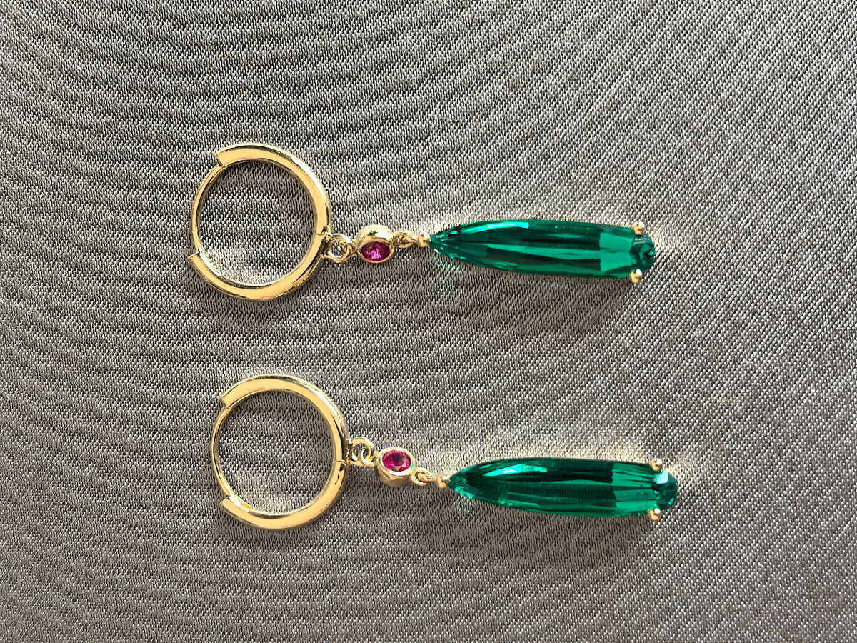 Juno Diamond E-036 | Paired Green Pear-Cut Lab-Grown Diamond Drop Earrings With Pink Round Accents