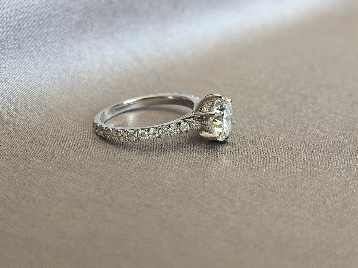 Juno Diamond RO-041 | 2 Carat Round Lab-Grown Diamond Ring With Continuous Pavé Band