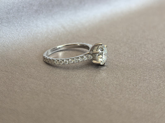 Juno Diamond RO-041 | 2 Carat Round Lab-Grown Diamond Ring With Continuous Pavé Band