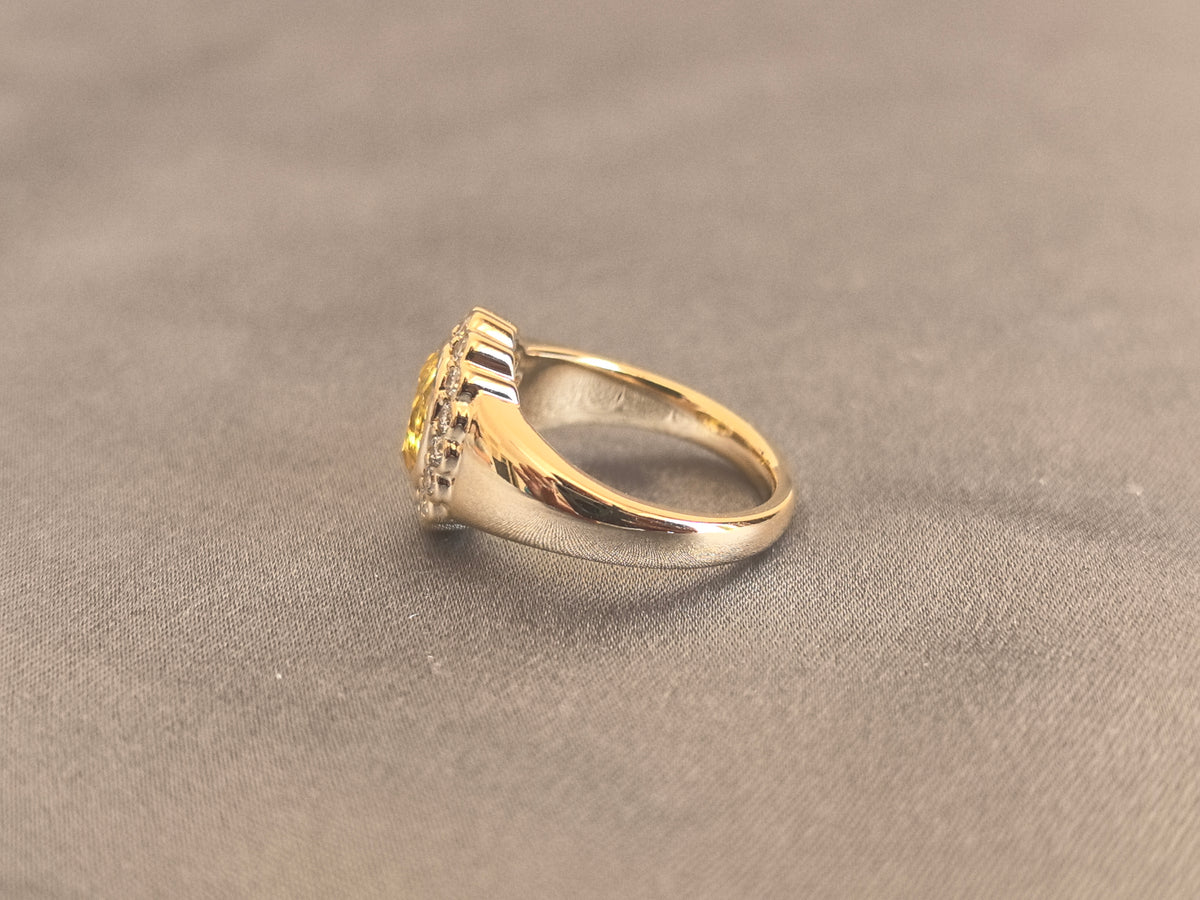 Juno Diamond OV-080 | Yellow Oval Lab-Grown Diamond Vintage Halo Ring With Scalloped Tapered Band In Yellow Gold