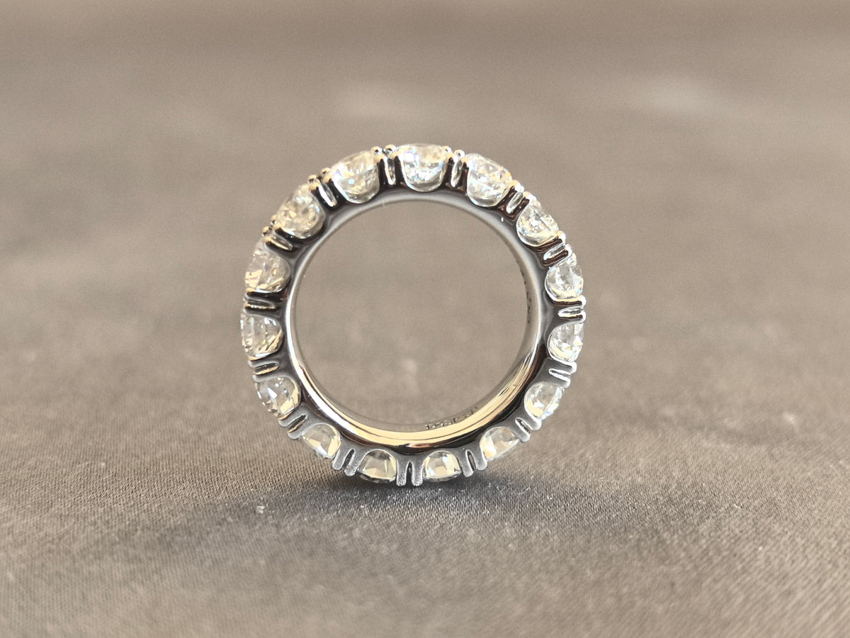 Juno Diamond RO-055 | White Gold Round Lab-Grown Diamond Full Eternity Ring With Shared-Prong Profile