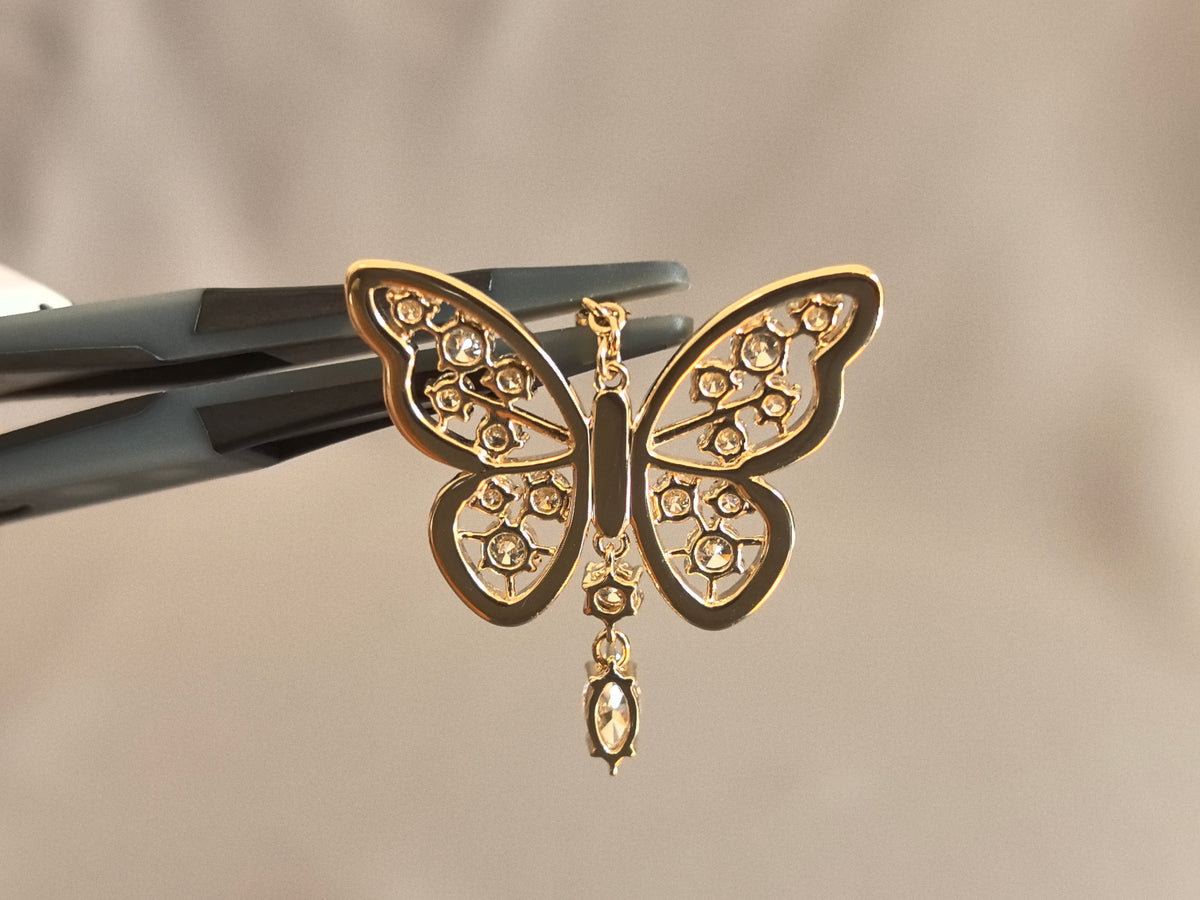 Juno Diamond P-019 | Butterfly Pavé Pendant With Round Lab-Grown Diamonds and Marquise Drop
