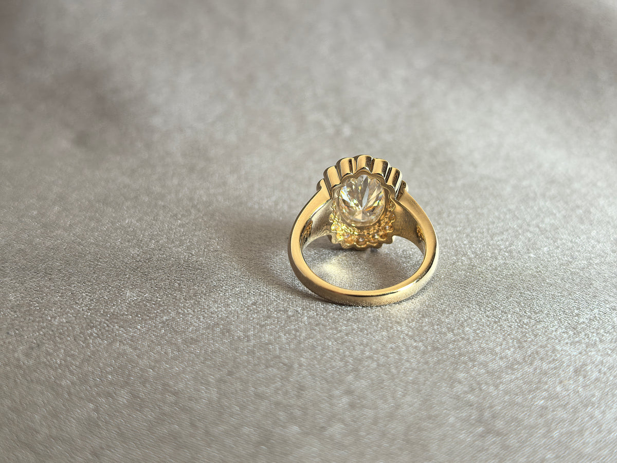 Juno Diamond OV-065 | 1 Carat Oval-Cut Lab-Grown Diamond 1-Stone Full Bezel Setting Halo Ring