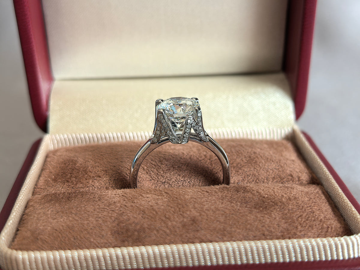 Juno Diamond RO-038 | 1 Carat Round Lab-Grown Diamond Pavé-Embellished Six-Prong Ring