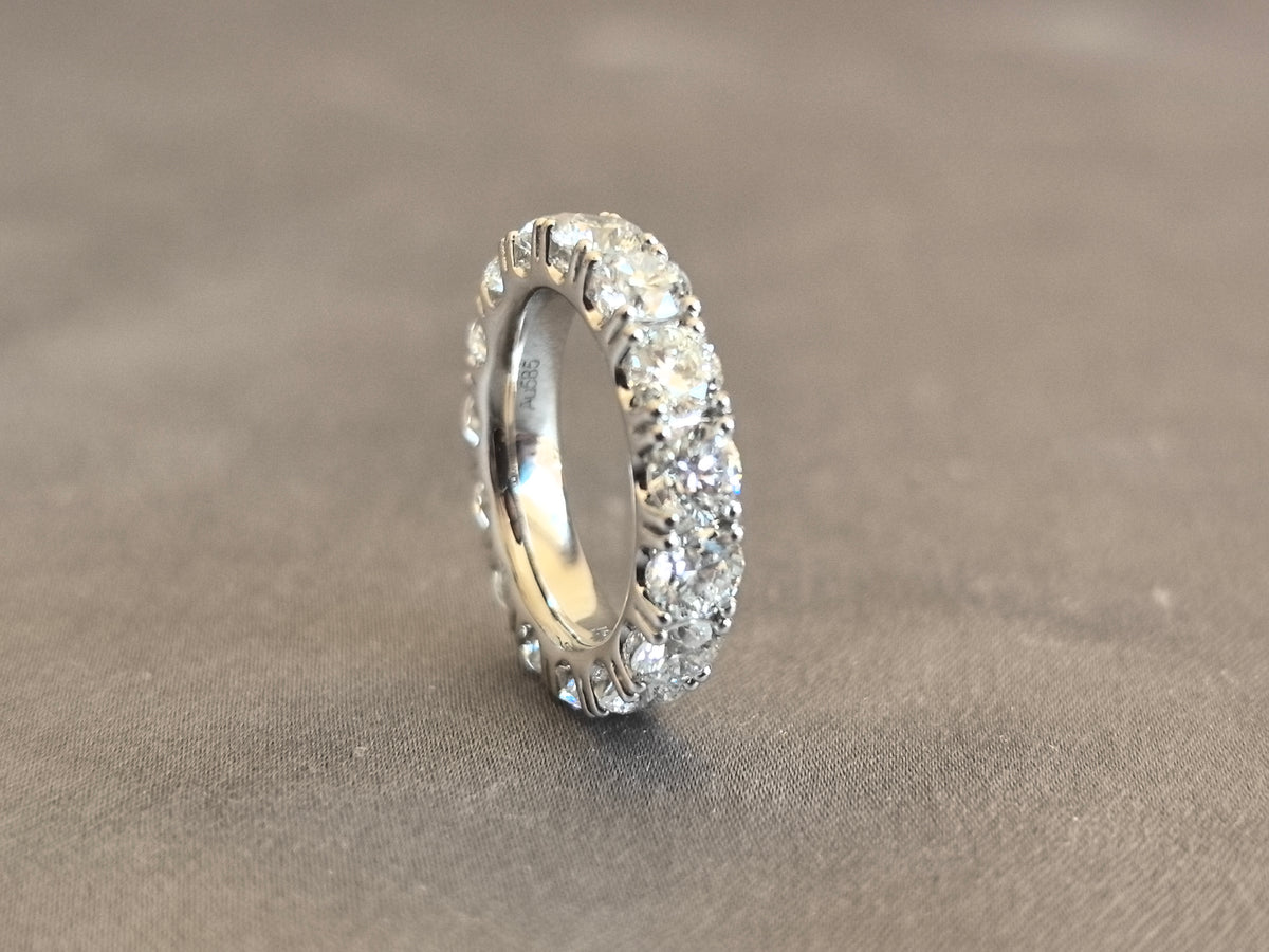Juno Diamond RO-055 | White Gold Round Lab-Grown Diamond Full Eternity Ring With Shared-Prong Profile