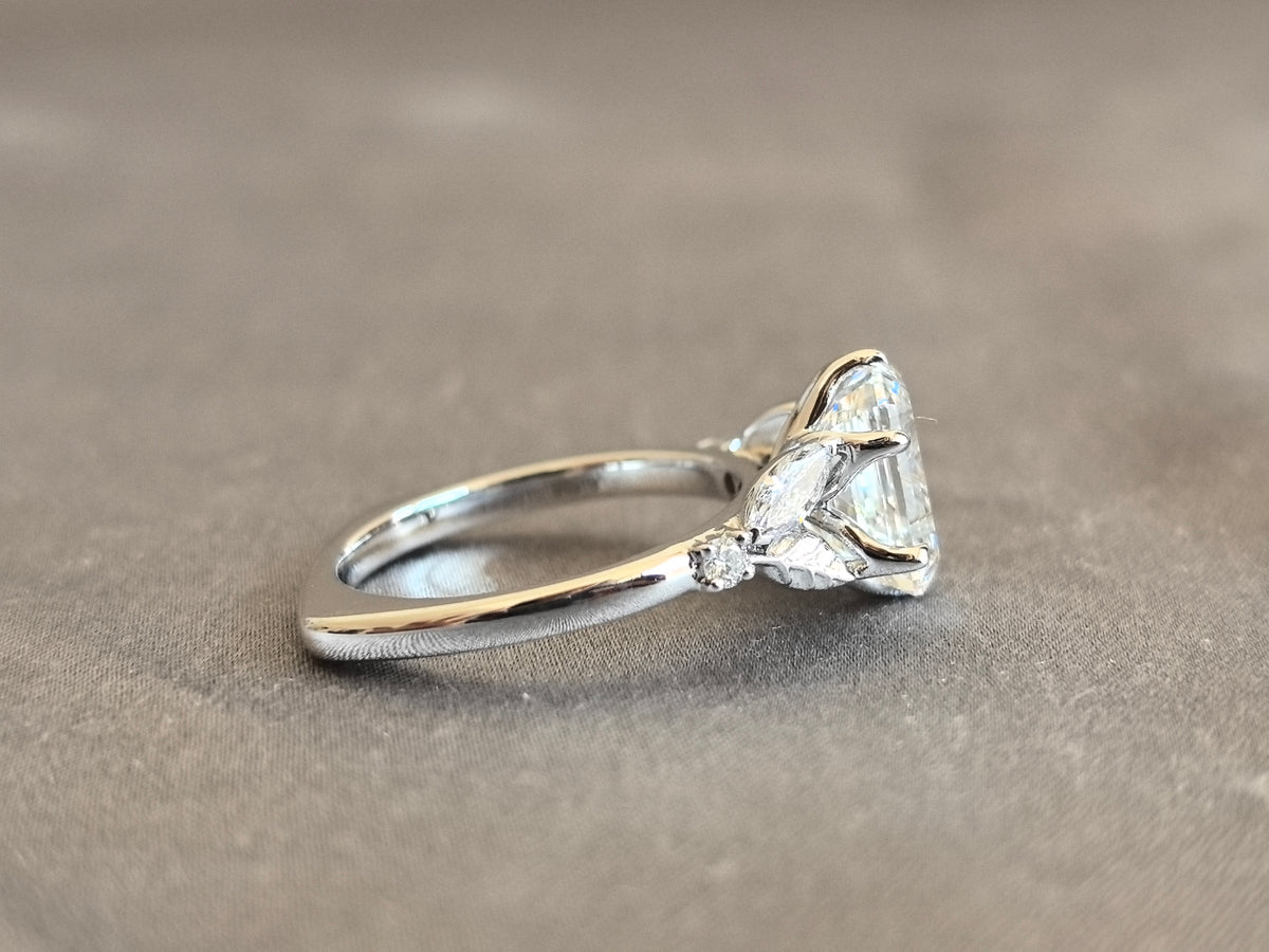Juno Diamond EM-030 | Emerald-Cut Lab-Grown Diamond White Gold Ring With Marquise And Round Side Stones