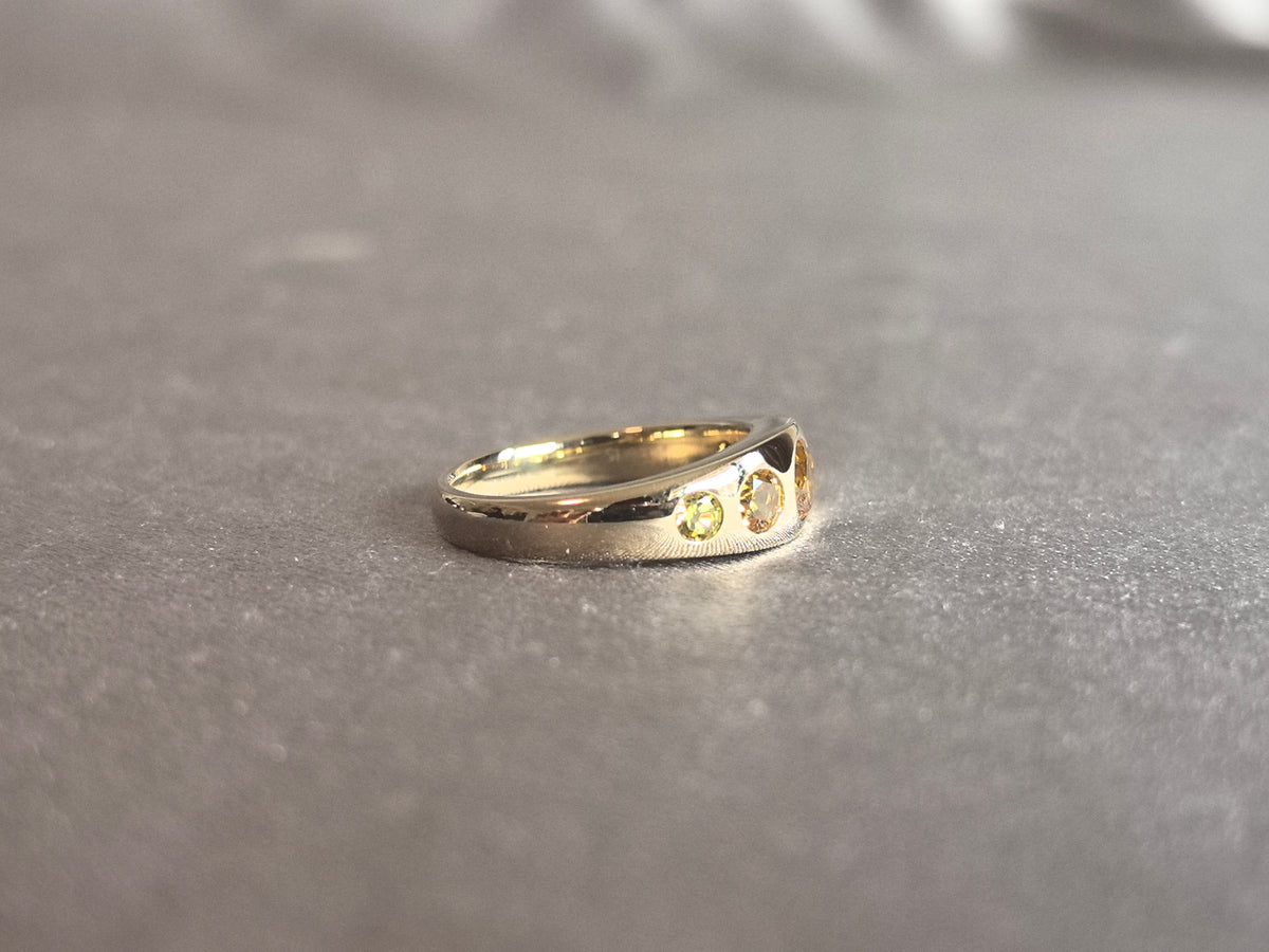 Juno Diamond RO-058 | 0.5 Carat Round-Cut Lab-Grown Diamond Graduated Five-Stone Bezel Ring In Yellow Gold