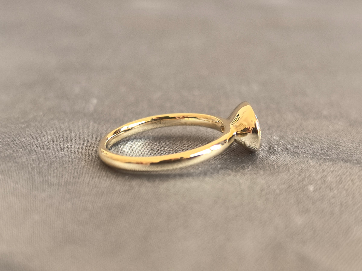 Juno Diamond RO-056 | Round-Cut Lab-Grown Diamond Raised-Bezel Ring in Yellow Gold